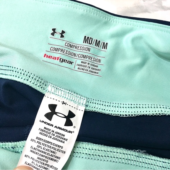 💝 UNDER ARMOUR 💝 mint green/navy blue exercise capri leggings size Medium - Picture 3 of 6